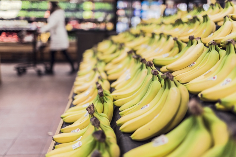 magasin-PIERREFEU-min_bananas-698608